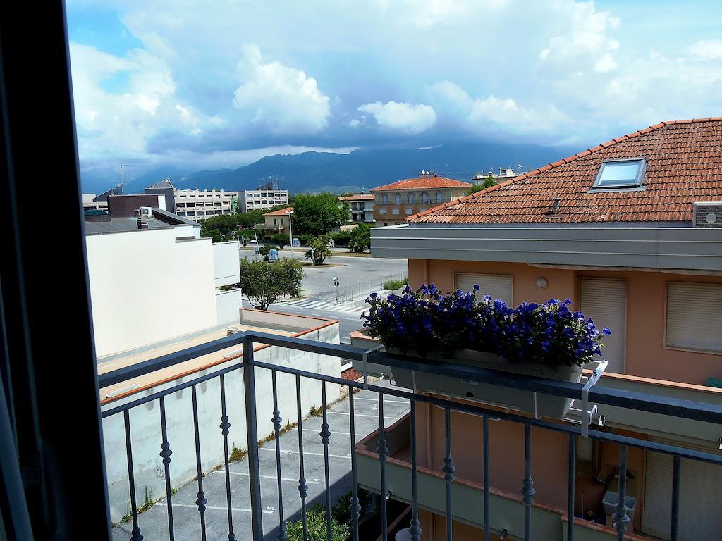 Hotel Lido Inn Lido di Camaiore Szoba fotó