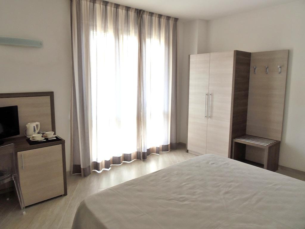 Hotel Lido Inn Lido di Camaiore Szoba fotó